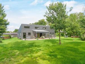 Κήπος έξω από το 5 star holiday home in Vig-By Traum