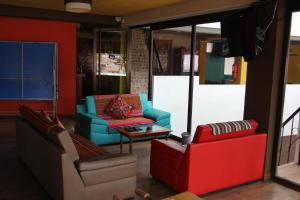 Svetainės erdvė apgyvendinimo įstaigoje Cuscopackers Hostels