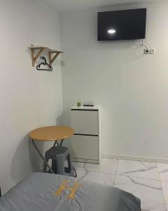 TV a/nebo společenská místnost v ubytování Your Perfectt place