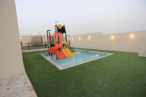 Shalyt nfrtyty : fkhamt almkan wjmal alatlalt