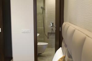 Koupelna v ubytování Maxxvalue Apartment Hiranandani Powai