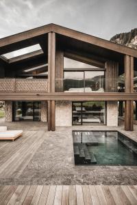 Πισίνα στο ή κοντά στο Luxury Chalet Alpurio