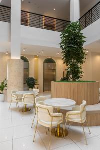 Posezení v ubytování Wellesley Hotel