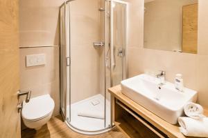 Vannituba majutusasutuses Garni Hotel Am Meilenstein