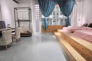 Postel nebo postele na pokoji v ubytování Studio S Conceptual Homestay Station 18 - Ipoh