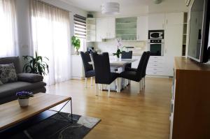 Kuchyň nebo kuchyňský kout v ubytování Apartman Dada