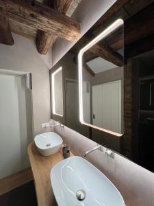 Koupelna v ubytování Venice Luxury Suite - Private Jacuzzi and Design