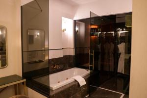 Koupelna v ubytování ARCHSTONE BY KETENCİ HOTEL