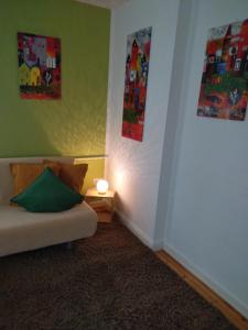Postel nebo postele na pokoji v ubytování Posträuberquartier