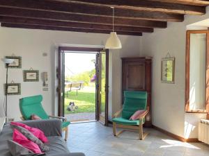 A seating area at Agriturismo valsiniga
