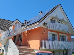 Budova, v ktorej sa apartmán nachádza