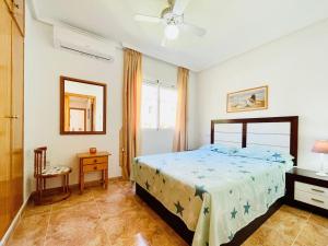 Ένα ή περισσότερα κρεβάτια σε δωμάτιο στο Hisen House +24 φωτογραφίες