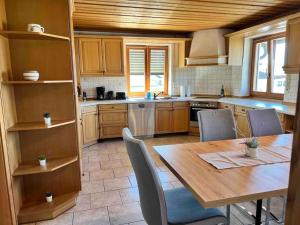 Η κουζίνα ή μικρή κουζίνα στο ~ Straubings grosses Apartment~ +8 φωτογραφίες