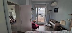 Kuchyň nebo kuchyňský kout v ubytování Appartement avec Terrasse à Puteaux 92