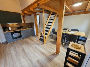 Natur- und Aktivresort Senftenberg的厨房或小厨房