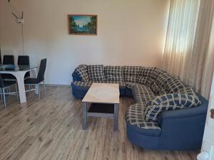 Posedenie v ubytovaní Alinka Apartmanház