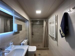 Koupelna v ubytování Nukri Guest House + 37 fotografií