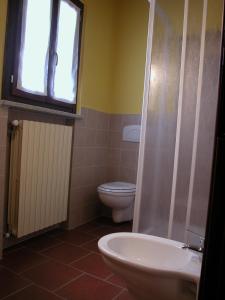 A bathroom at Agriturismo Casa Garello