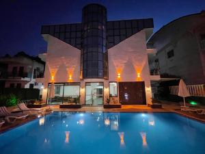 Bazén v ubytování Best Hotel nebo v jeho okolí