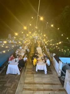 The Crow's Nest Resort Fiji餐厅或其他用餐的地方