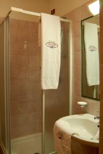 Hotel Parco degli Ulivi的一间浴室