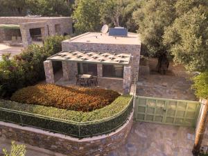 A garden outside Ouzo Stone Studio