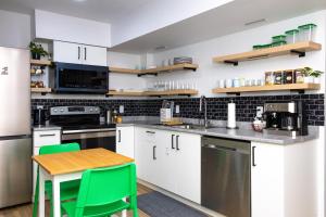 Φωτογραφία από το άλμπουμ του Cozy 2BR Guest Suite in Leduc 12 Mins to YEG σε Leduc