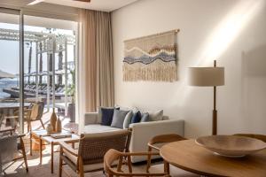 Ruang duduk di Yalikavak Marina Hotel By Social Living Collection