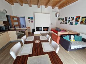 Afbeelding uit fotogalerij van Apartmány Comfort in Střílky