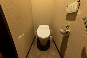 福岡市にある彩ホテル 茜の小さなバスルーム(トイレ付) +37枚の写真