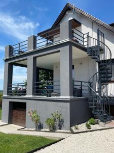 Szépkilátás Apartman Balatonfőkajár 8164 Balatonfőkajár, 57 Petőfi Sándor utca kép - 2