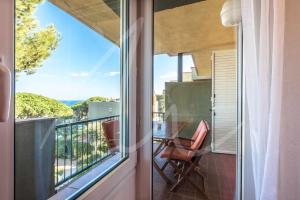 A balcony or terrace at Xaloc by SeaMount Rentals