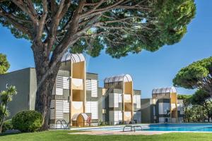 The swimming pool at or close to Xaloc by SeaMount Rentals