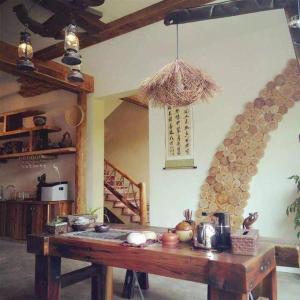 莫干山陈年·醉美107庭院民宿的厨房或小厨房