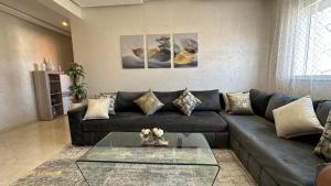 Posezení v ubytování Haut Standing Appartement - Centre Ville Oujda