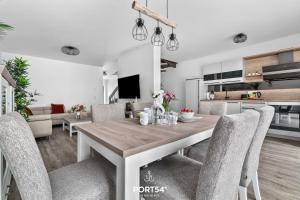 Köök või kööginurk majutusasutuses Ferienhaus Inselloft Fehmarn