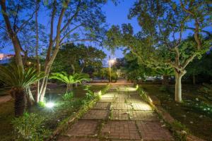 A garden outside Giardino Nascosto