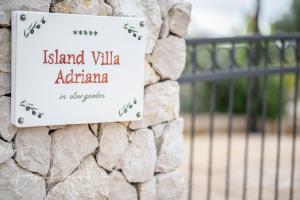 Certifikát, hodnocení, plakát nebo jiný dokument vystavený v ubytování Island Villa Adriana with heated pool and sauna