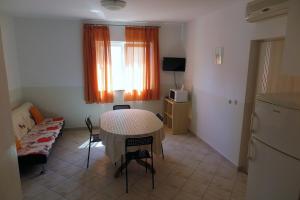 Kuchyň nebo kuchyňský kout v ubytování Apartments Kovacic