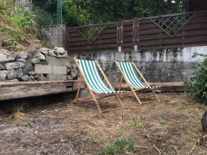 Un jardín fuera de Gite le ptit Corpatus