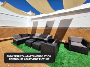 Część wypoczynkowa w obiekcie Apartments Madrid Principe 2