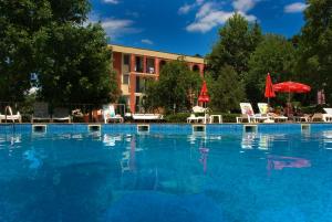 Bazén v ubytování Rilena Hotel nebo v jeho okolí