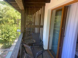 Ein Balkon oder eine Terrasse in der Unterkunft Farkas Panzió