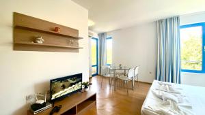 A seating area at Bratanov Excelsior Apartment