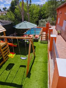 Bazén v ubytování Relax House Barcelone nebo v jeho okolí