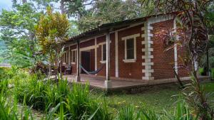 Kebun di luar El Bosque Hotel