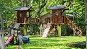 Kebun di luar El Bosque Hotel