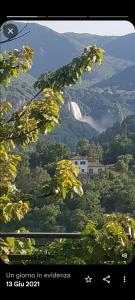 Üldine mäevaade või majutusasutusest Casa sulla Cascata delle Marmore - con vista pildistatud vaade