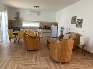 Η κουζίνα ή μικρή κουζίνα στο Villa Frangipani