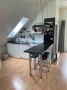 Köök või kööginurk majutusasutuses Koselig garasjeloft!